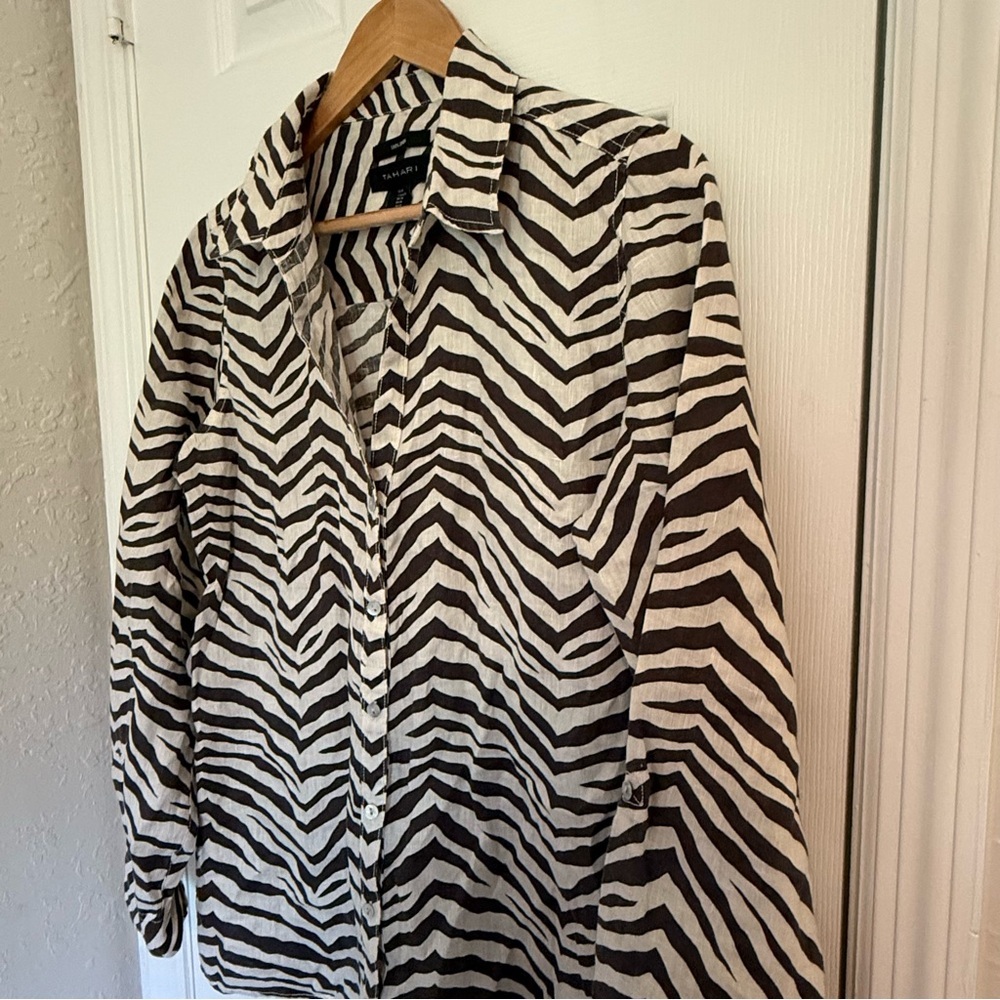 Tahari 100% Linen Zebra Print Button-Up Shirt Med… - image 3